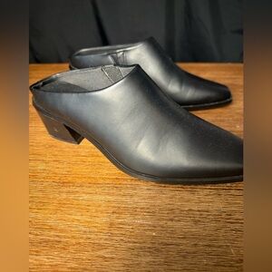 Tracy Woman’s Mules Size 8